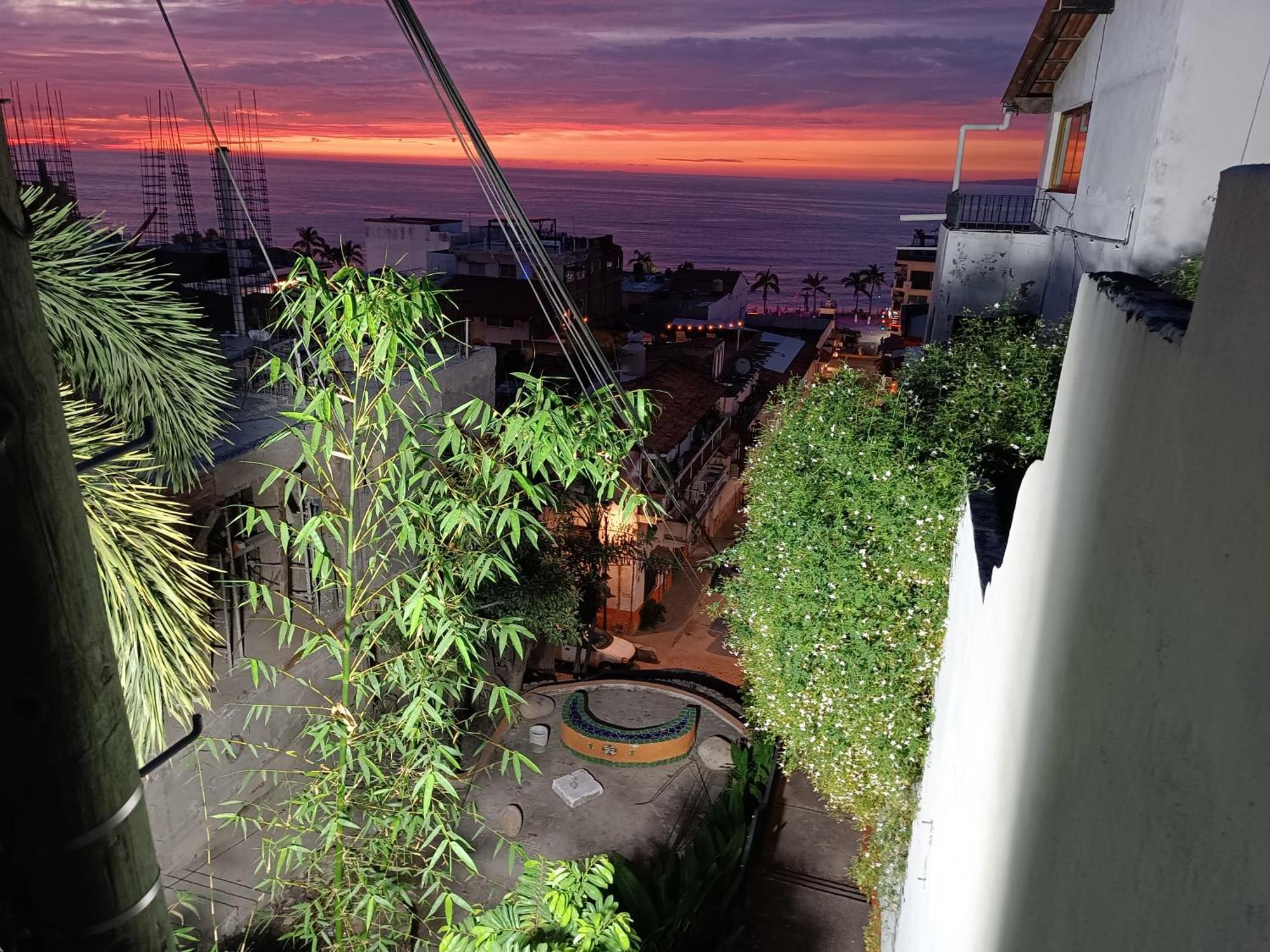 Apartamento Estudio Y Terraza Con Vista Al Mar Por El Malecon Puerto Vallarta Exterior foto